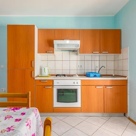 Apartment 1 Bedroom Gorgeous In